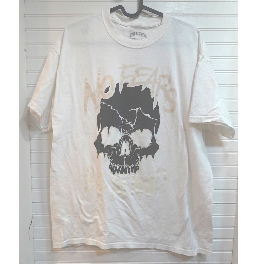 Sea World Howl-O-Scream T-shirt Size Large Halloween White Glow-in-the-Dark Tee